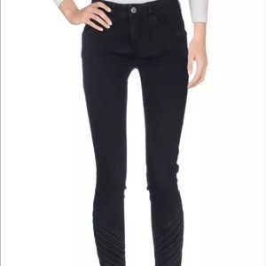 Black skinny jeans US: 4